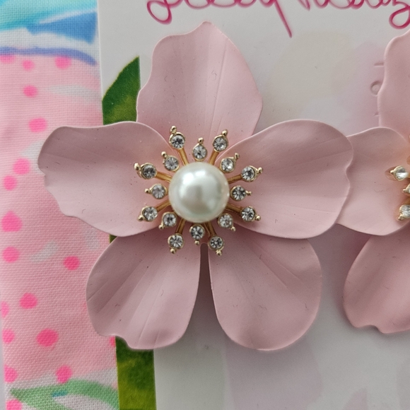 Lilly Pulitzer Via Flora Pearl Orchid Earrings NWT - Picture 2 of 5